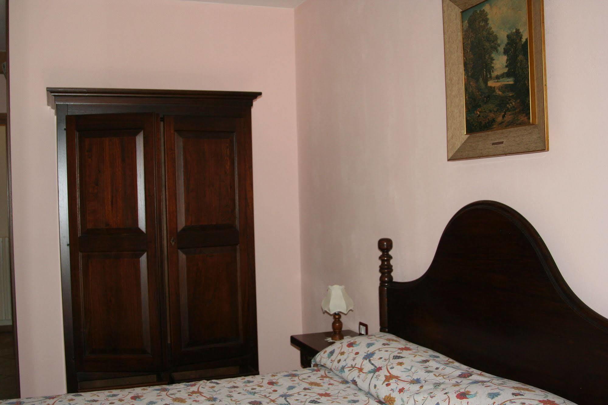 Agriturismo Altana Del Motto Rosso Gattico Ngoại thất bức ảnh
